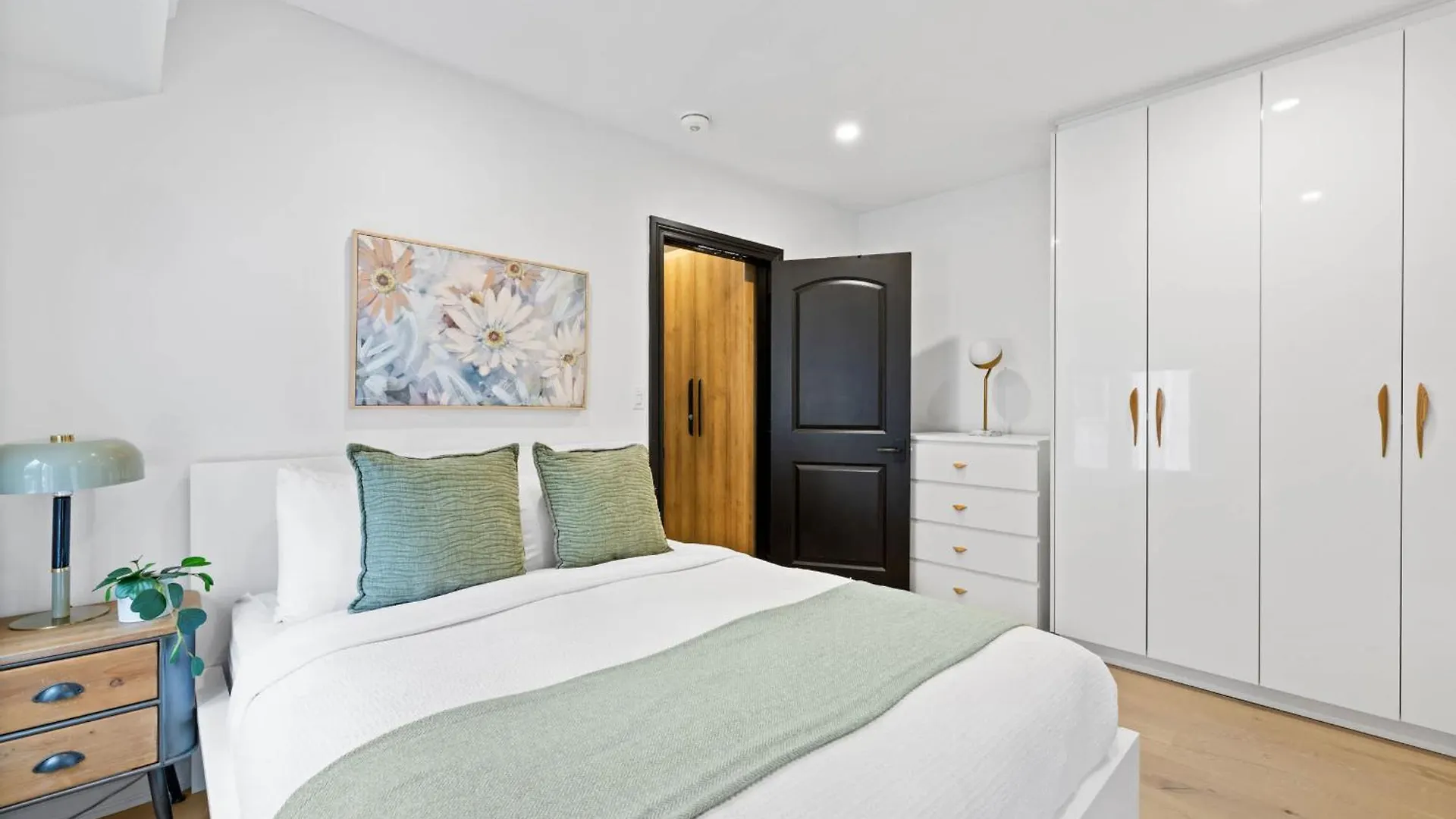 Trendy Parkdale 1-Bedroom Getaway W Free Parking Toronto Appartamento