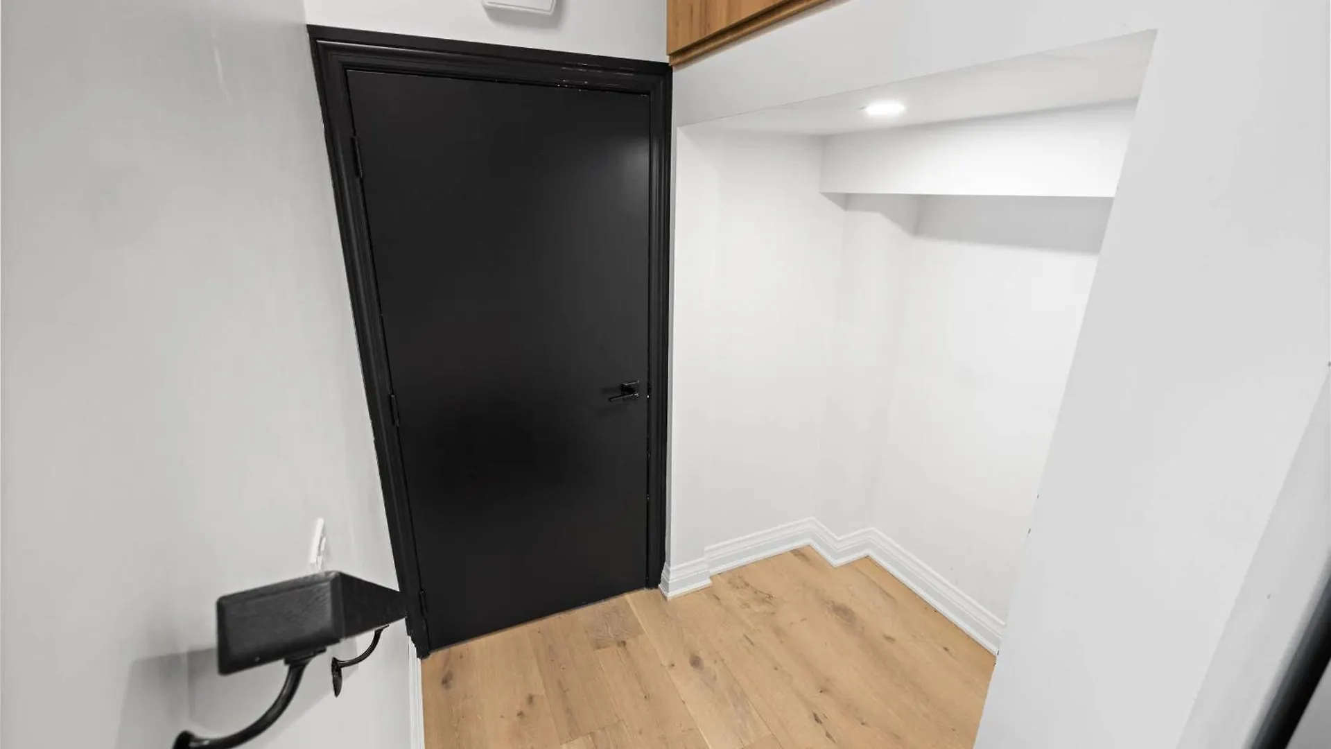 Appartamento Trendy Parkdale 1-Bedroom Getaway W Free Parking Toronto Canada