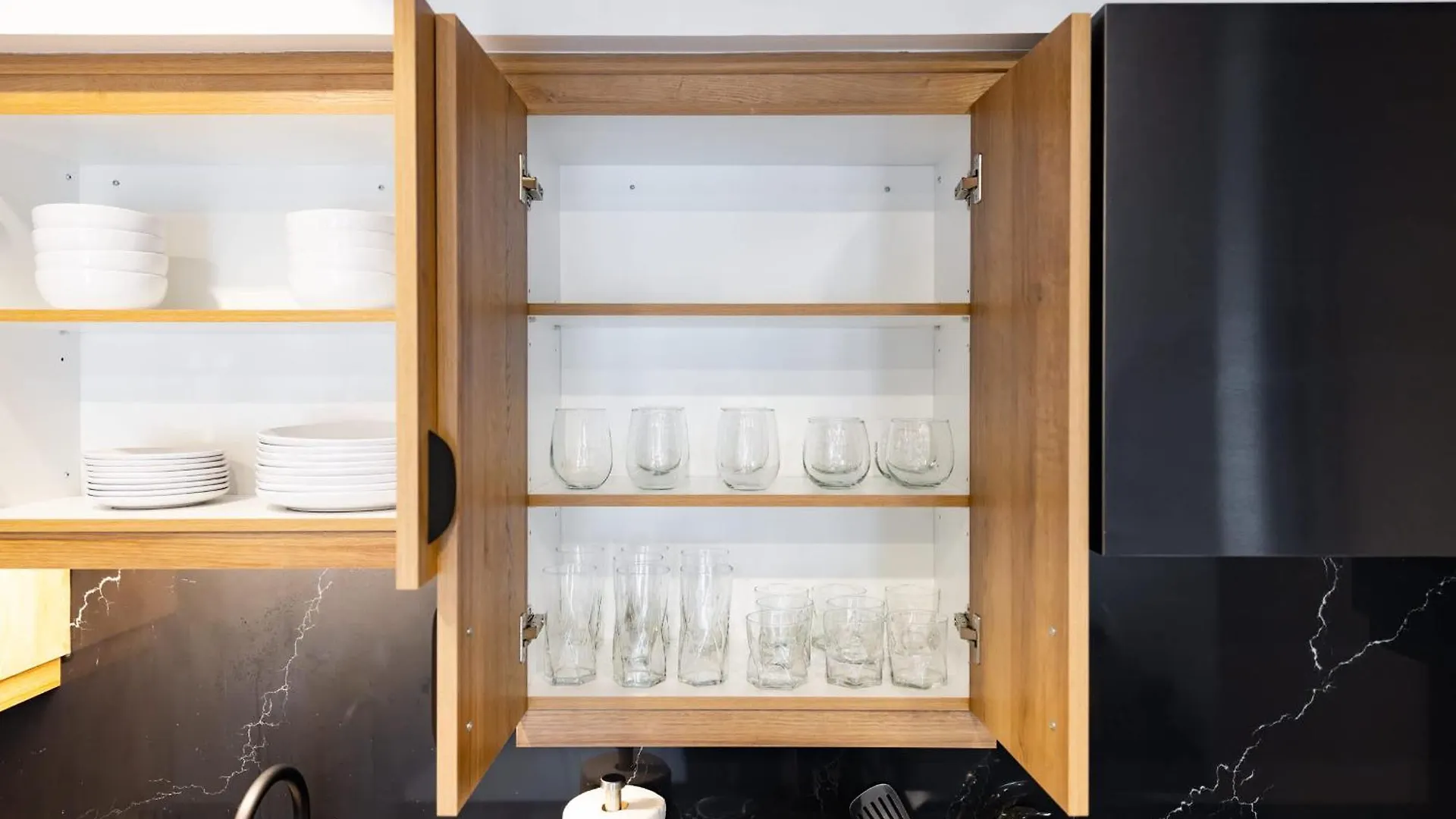 Trendy Parkdale 1-Bedroom Getaway W Free Parking Toronto 0*,